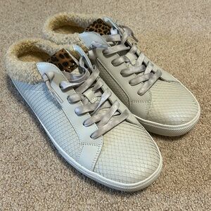 NEW Vince Camuto Madrista sneakers, size 10